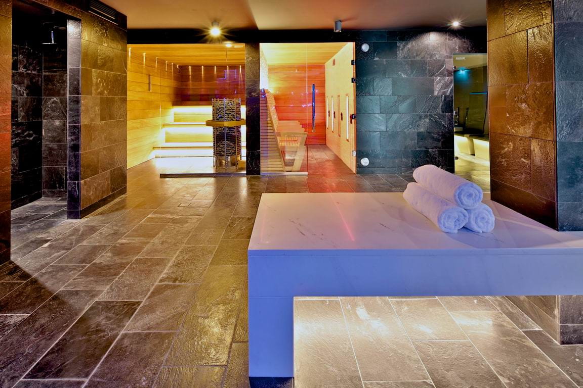 Hotel 8